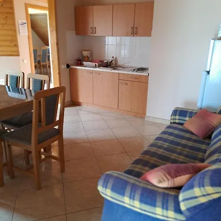 Alinka Apartmanhaz 公寓 巴拉通雷勒