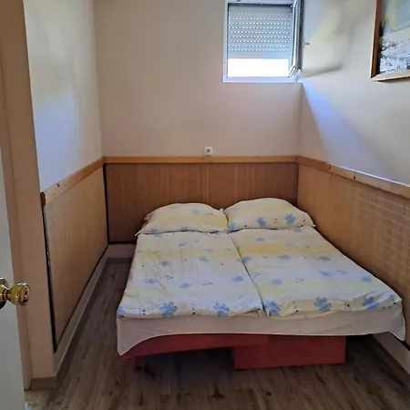 Alinka Apartmanhaz 公寓 *