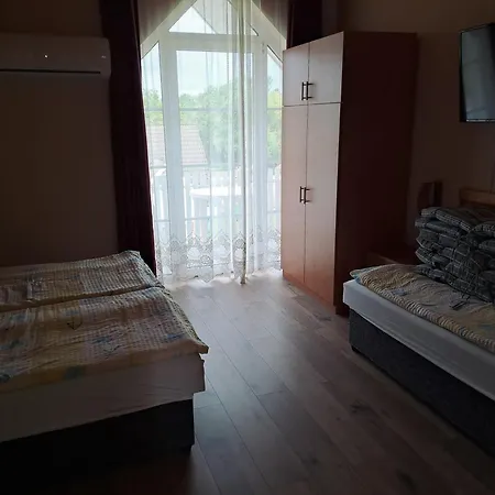 شقة Alinka Apartmanhaz *