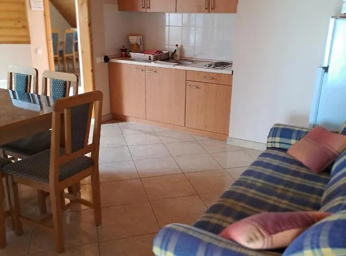 Alinka Apartmanhaz 아파트 발라톤엘