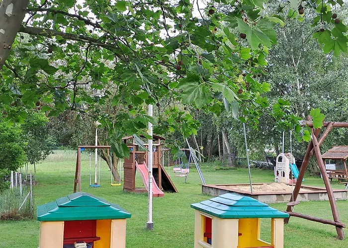 Alinka Apartmanhaz 발라톤엘